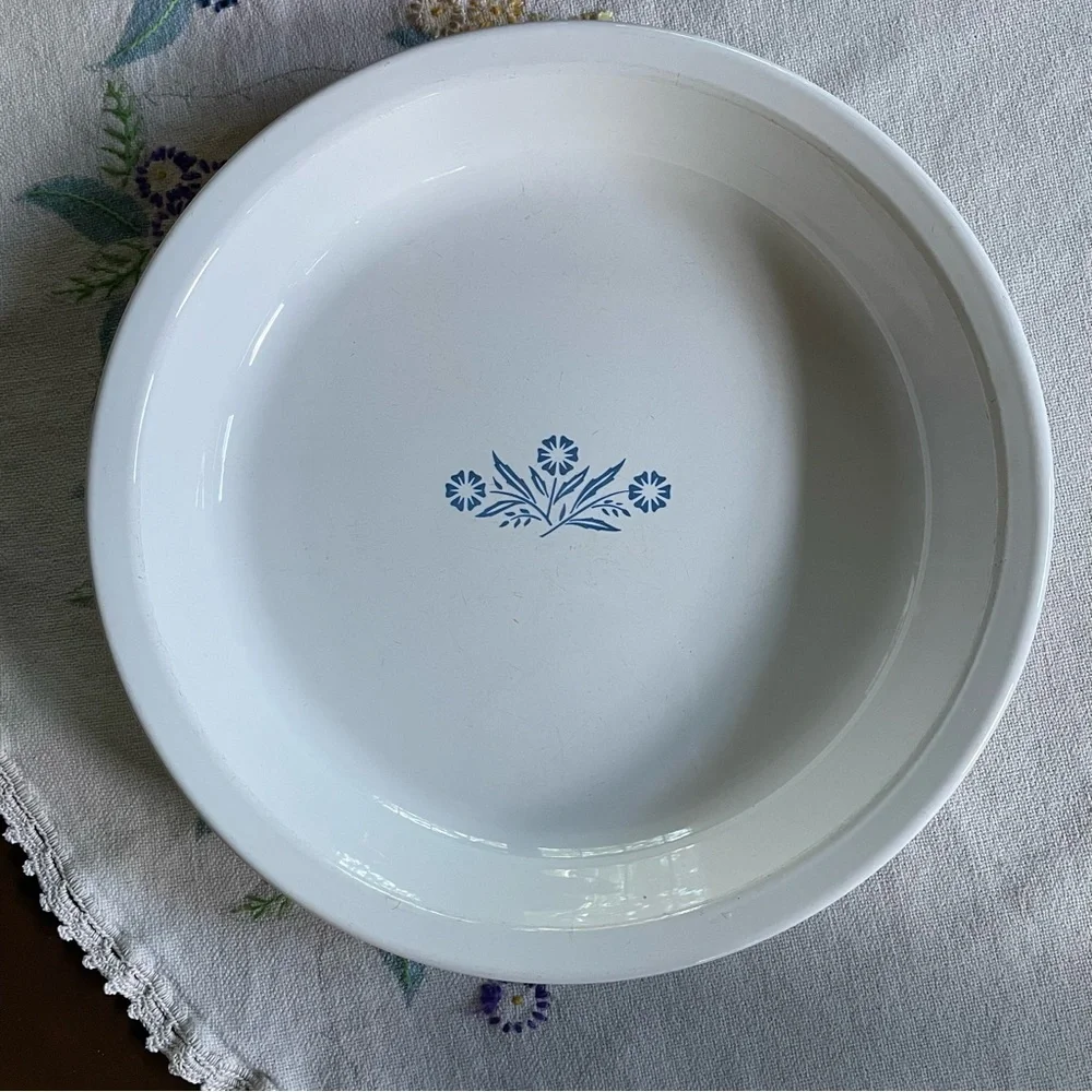 Vintage Corning Ware Blue Cornflower Pattern White Pie Dish. P-309. 9 inch
